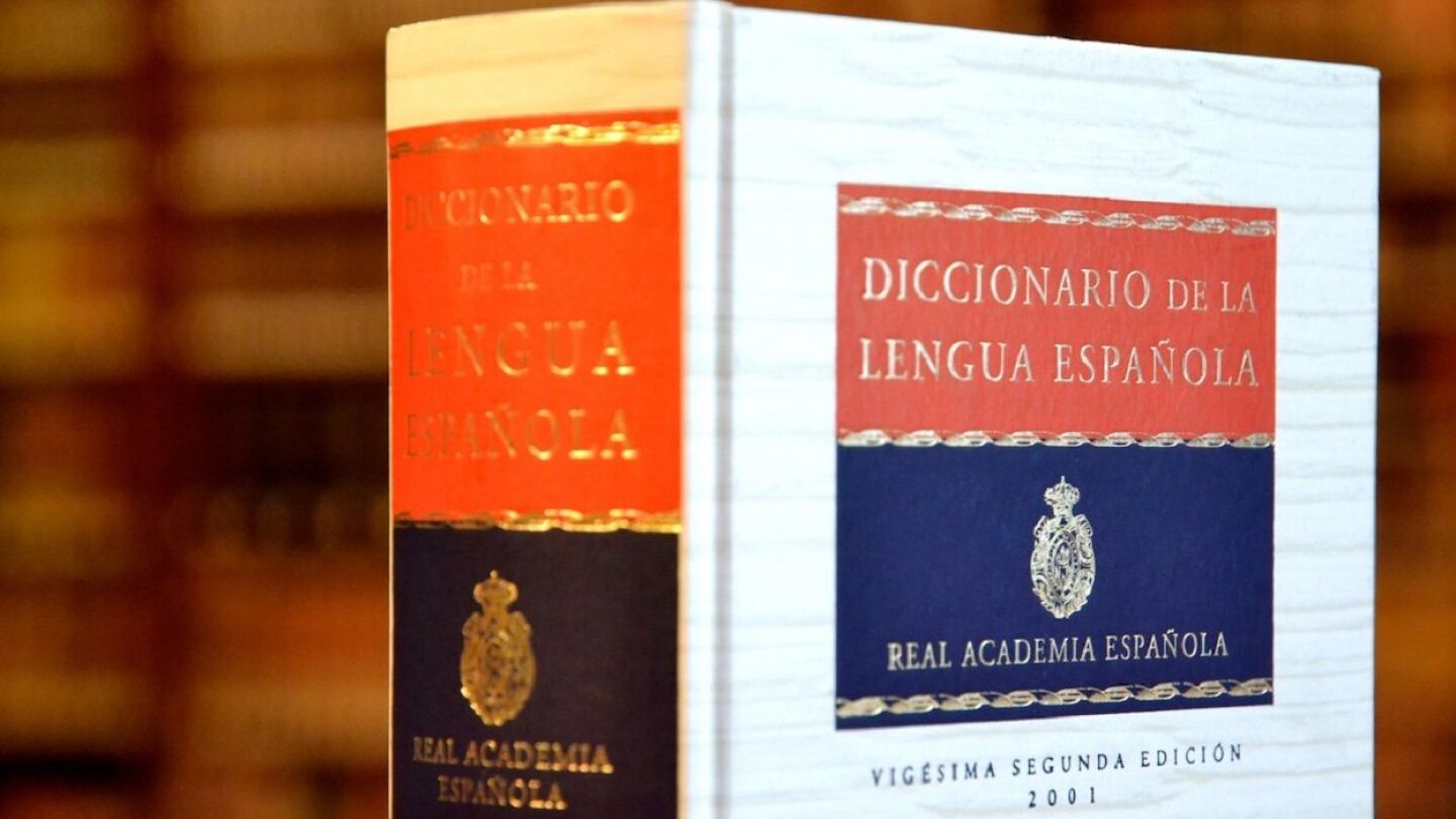 Diccionario de la Real Academia Española.