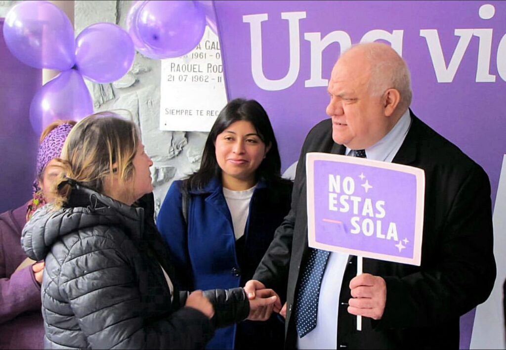 Florencia Villagra con el Ministro de Desarrollo Social Federico Masso